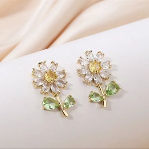Daisy Stud Earring